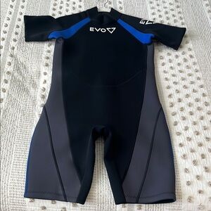 EVO Black and Blue 3 mm Short Sleeve Wetsuit